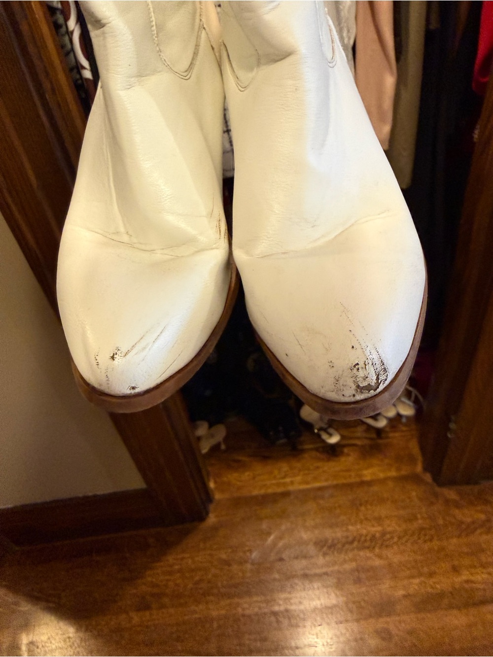 Women's White Western Knee-High Heeled Boots - Picture 4 of 5
